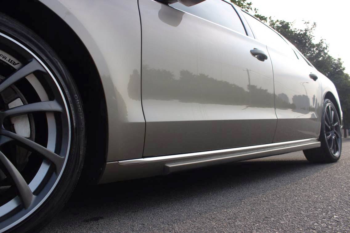 Carbonado 2010-2013 Audi A8 Ab Style Side Skirts