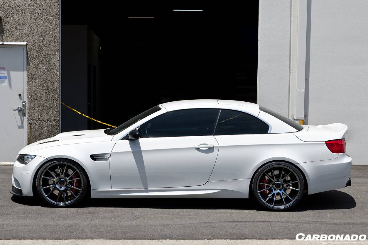 Carbonado 2008-2013 BMW 3 Series E93 M3 CLS Style Carbon Fiber Trunk