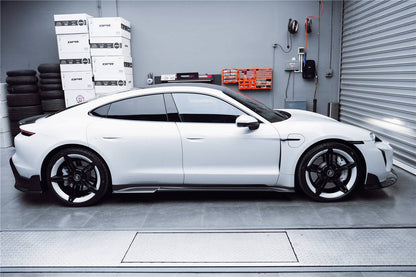 Carbonado 2019-2023 Porsche Taycan 4 4S GTS TURBO CADO Style Side Skirts