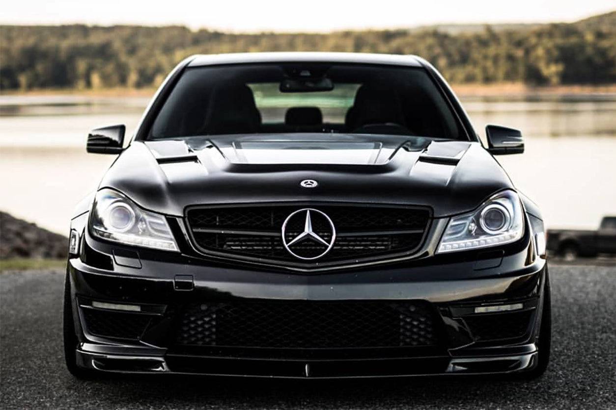 Carbonado 2012-2014 Mercedes Benz W204 C63 AMG VS Style Carbon Fiber Front Lip