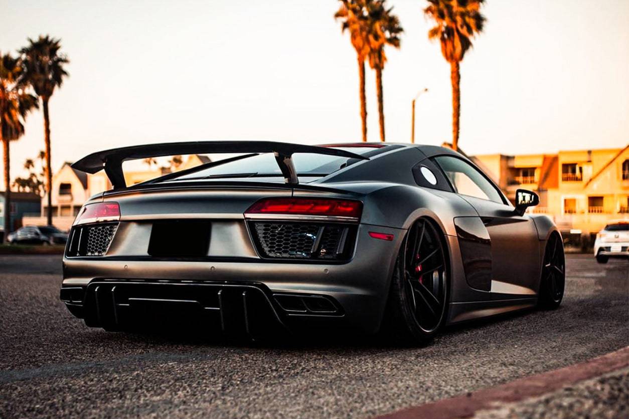 Carbonado 2016-2019 Audi R8 Coupe Spyder VRS Style Carbon Fiber Rear Diffuser