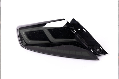 Luces traseras LED OLM Spec-AR (lente ahumada/base negra/barra blanca) - WRX 2022+