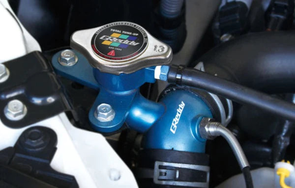 Adaptador de temperatura del agua superior GReddy (13-21 FRS/BRZ/86)