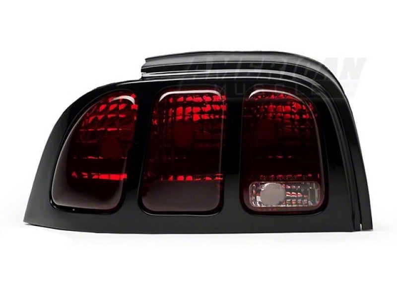 Luces traseras Raxiom - Lente ahumada con carcasa negra (Ford Mustang 96-98)