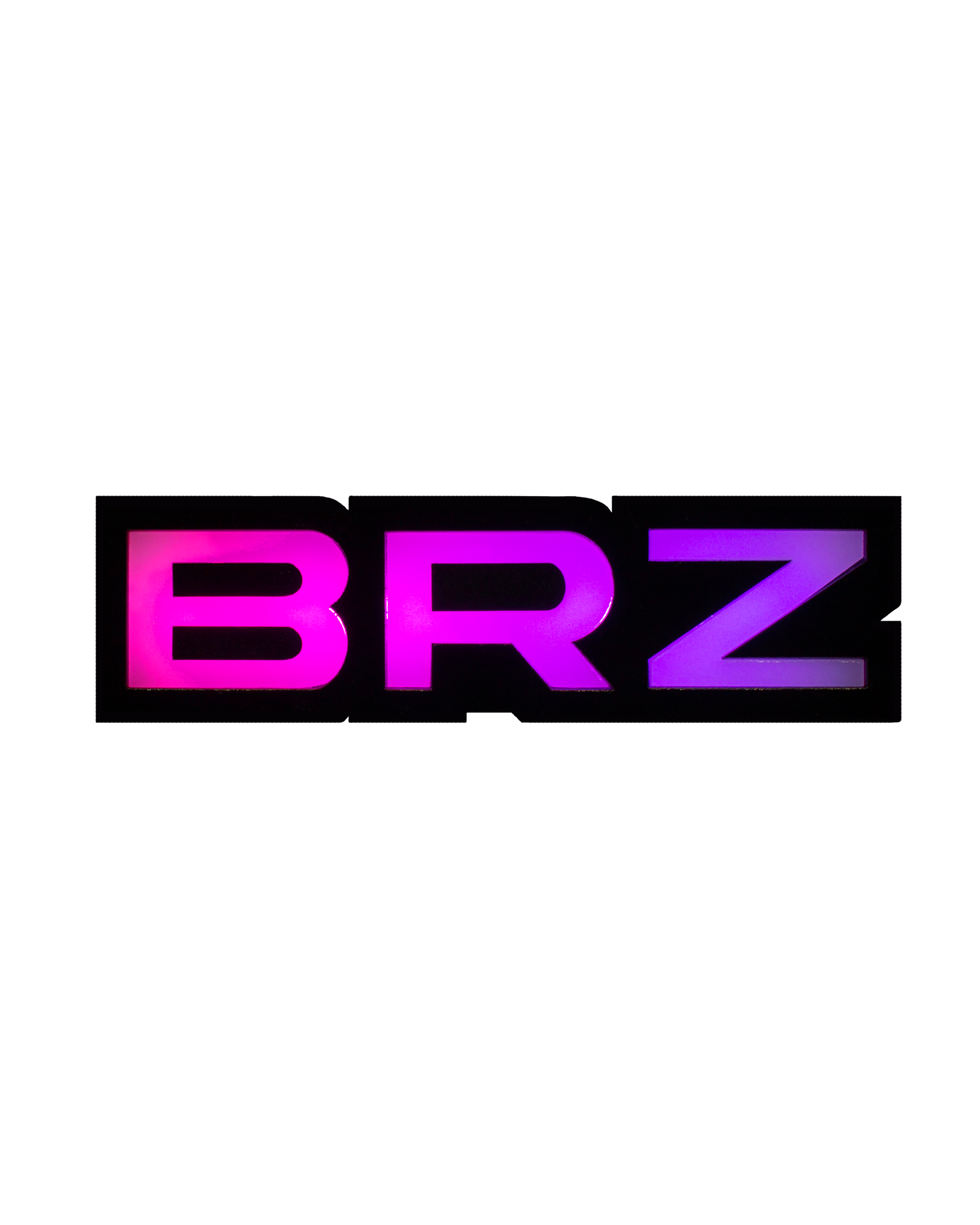 Insignia BRZ con logotipos iluminados