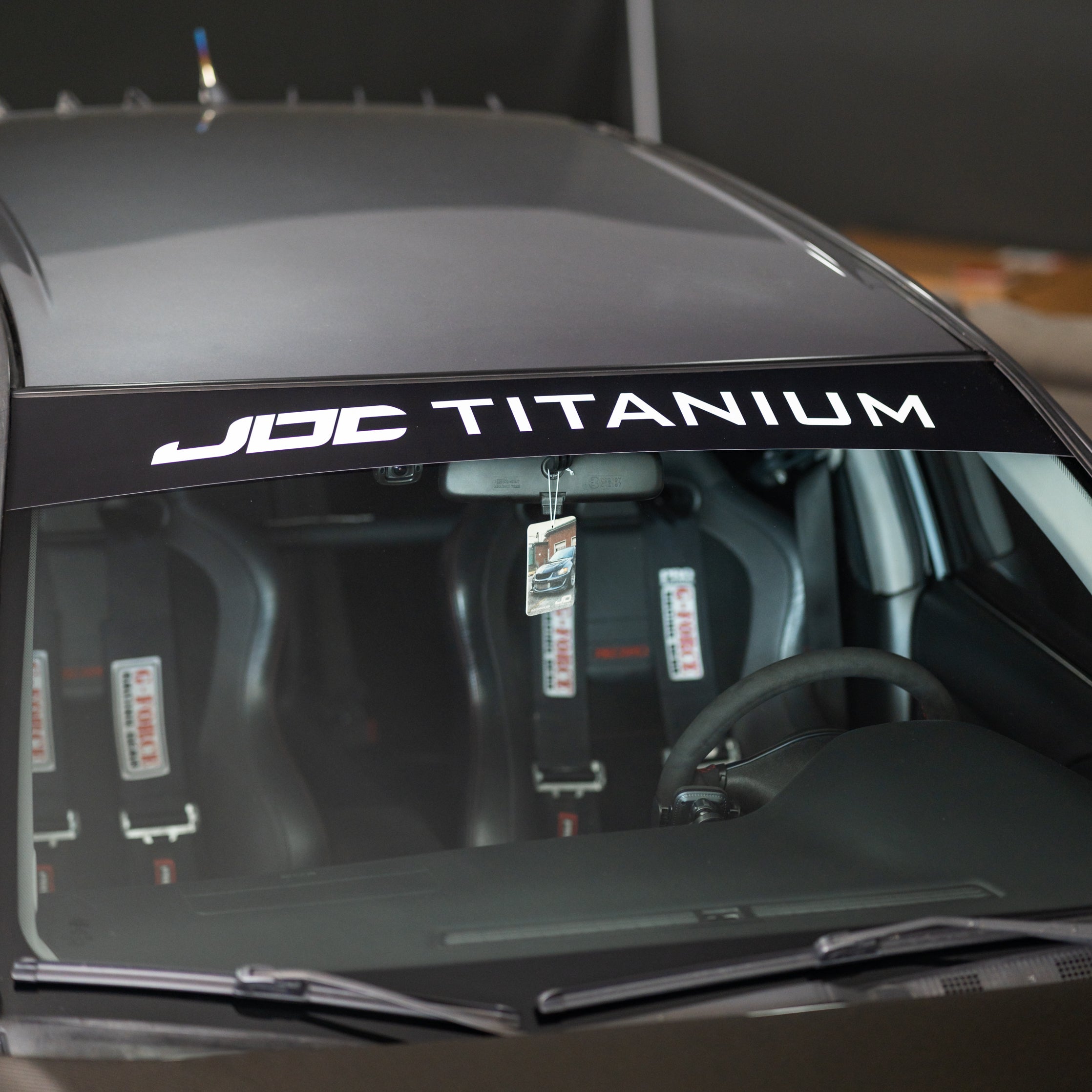 Banner de parabrisas de titanio JDC (universal)
