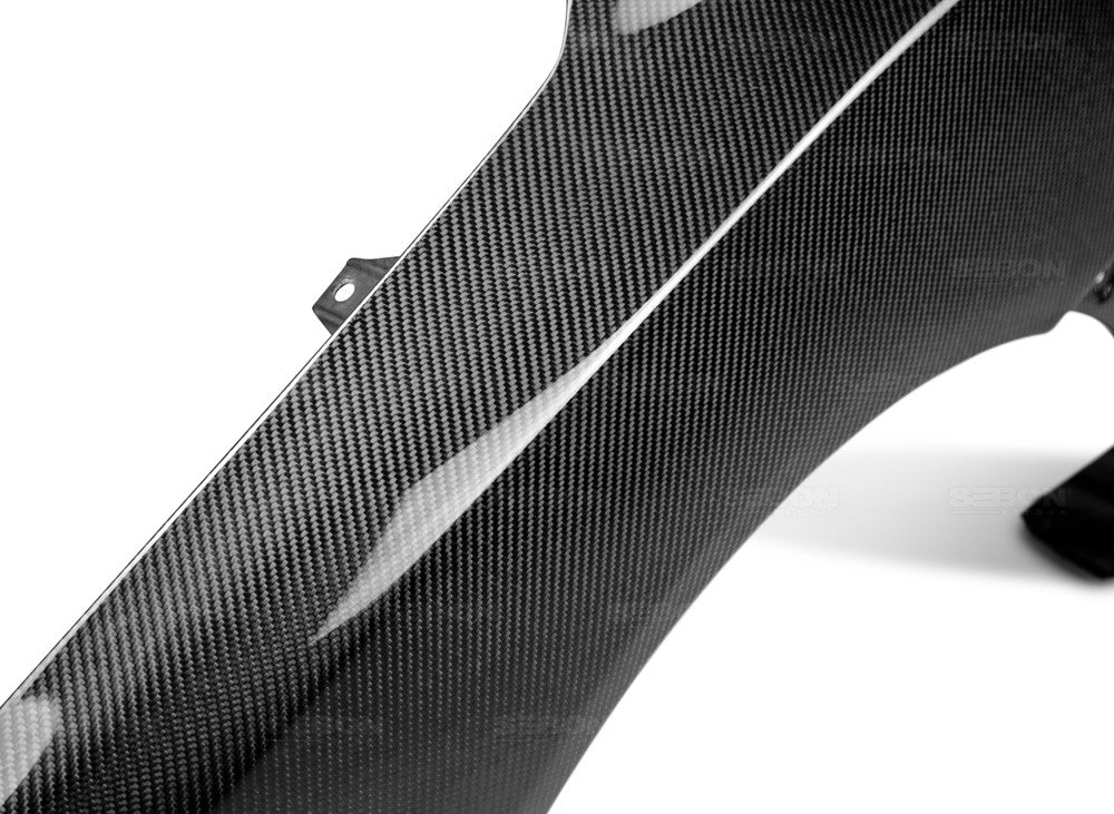 Guardabarros delanteros de fibra de carbono Seibon (15-20 WRX/STI) 