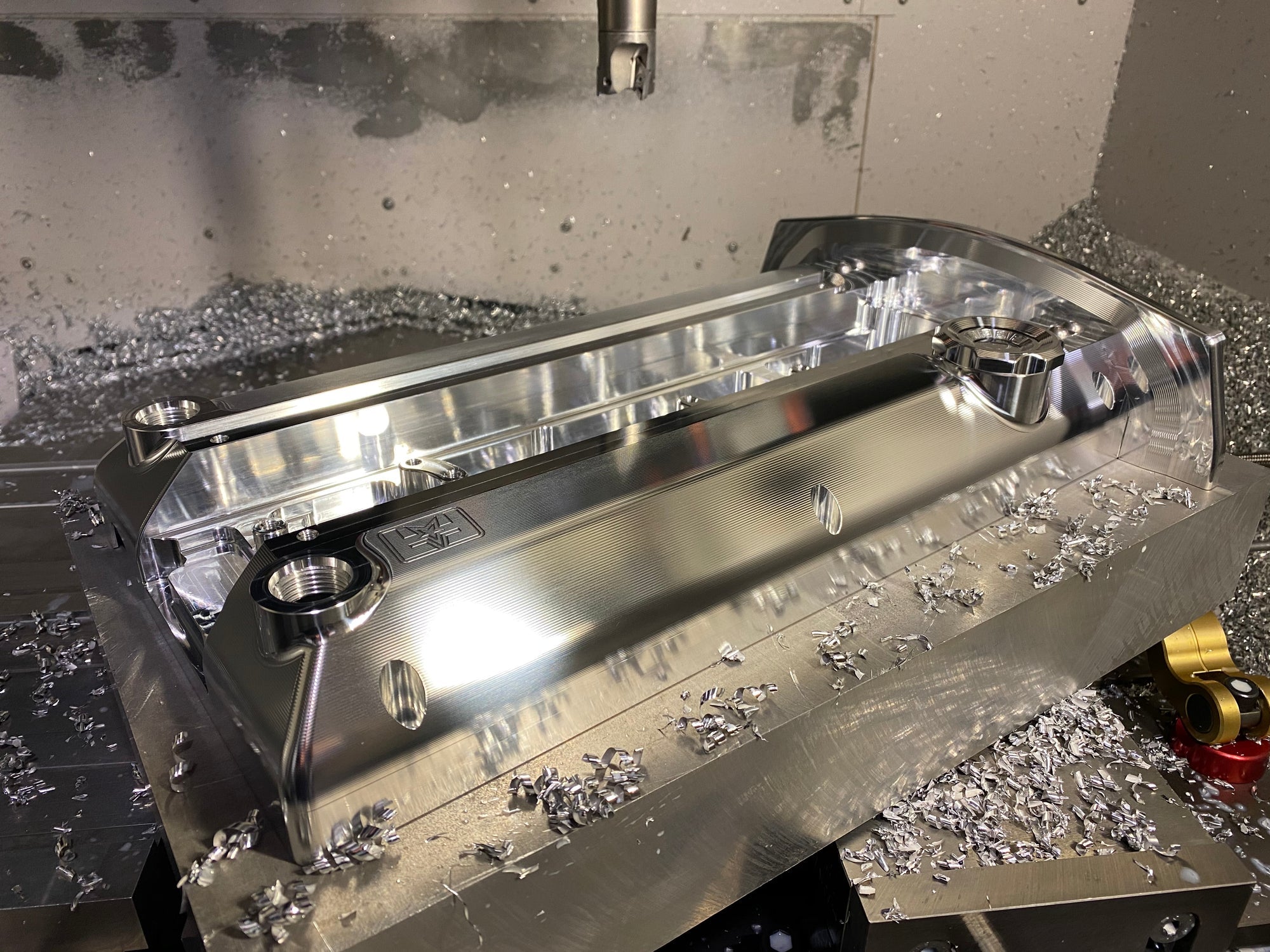 Tapa de válvula de aluminio Billet V2 de Frontline Fabrication (Evo 4-9)