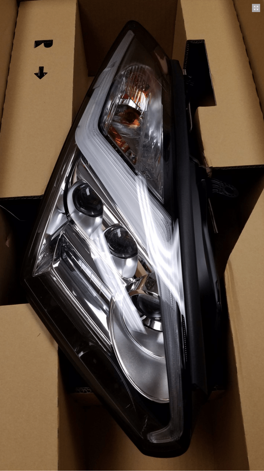 OEM JDM Nissan 2017+ Headlights (Nissan R35 GT - R) - OEM Nissan